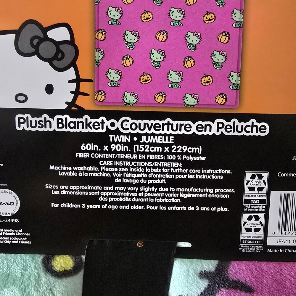 Hello Kitty Halloween Plush Blanket – Twin Pumpkin Frankenstein - Picture 5 of 6